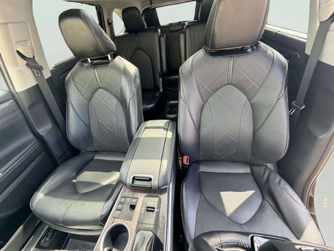Used 2023 Toyota Highlander Platinum FWD image 22