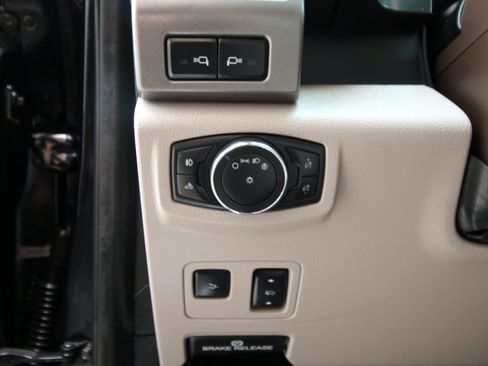 Used 2019 Ford F250 Limited AWD/4WD image 28