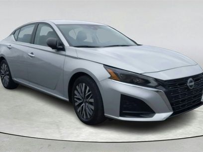 Used 2024 Nissan Altima 2.5 SV