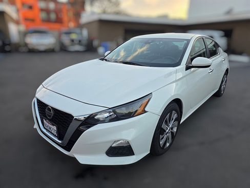Used 2022 Nissan Altima 2.5 S FWD image 1