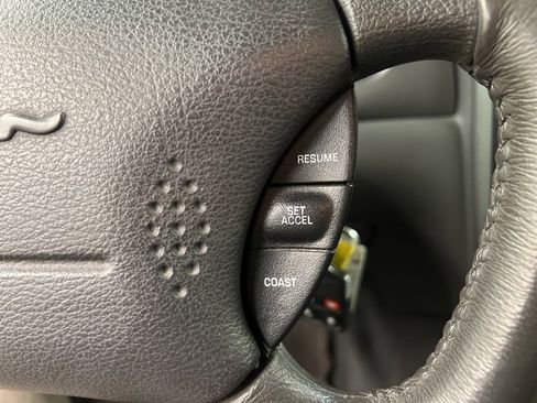 Used 2001 Ford Mustang Coupe image 16