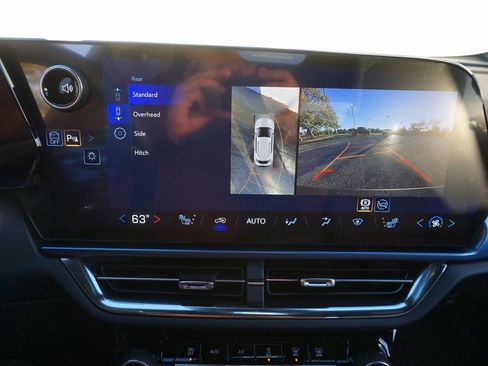 New 2026 Chevrolet Equinox EV LT image 17