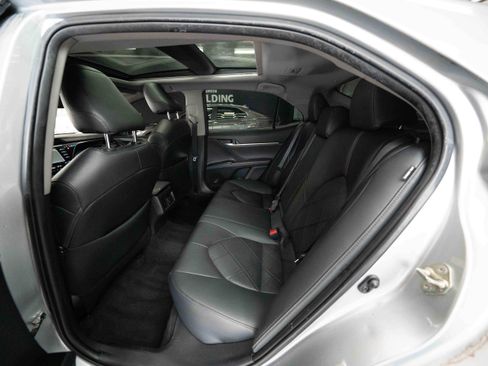 Used 2019 Toyota Camry XLE image 23