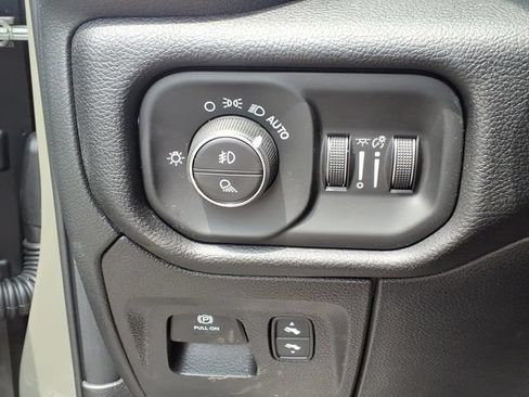 Used 2026 RAM 1500 Laramie AWD/4WD image 19