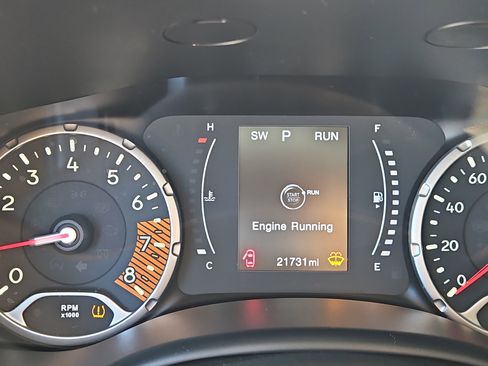 Used 2023 Jeep Renegade Latitude w/ Premium Group image 14