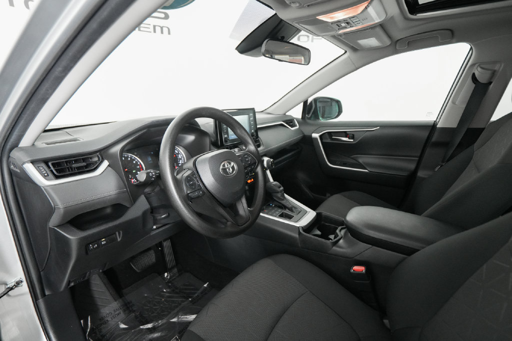 Used 2019 Toyota RAV4 XLE AWD/4WD image 10