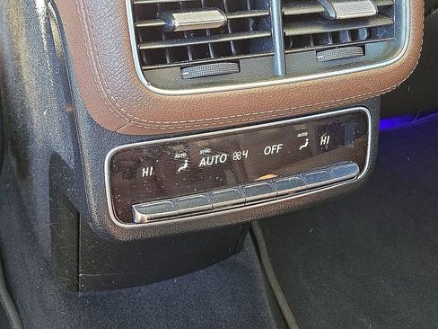 Used 2024 Mercedes-Benz GLS 450 4MATIC w/ Pinnacle Trim Package image 17