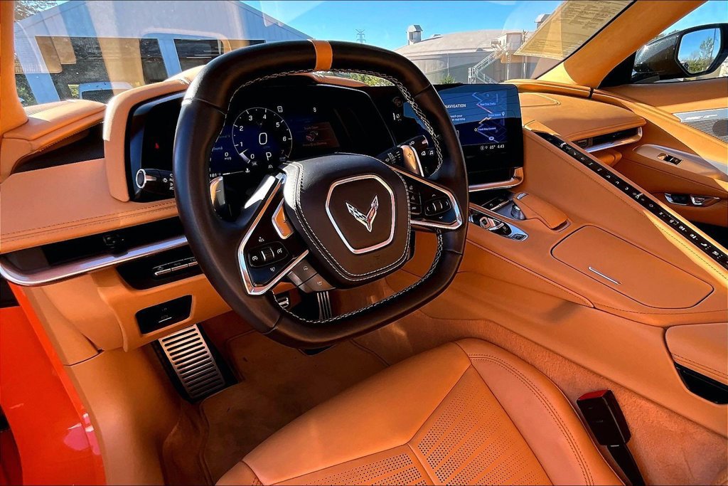 Used 2022 Chevrolet Corvette Stingray Premium Conv w/ Z51 Performance Package RWD image 10