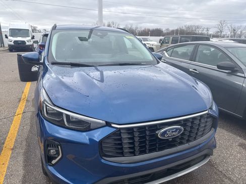 Used 2023 Ford Escape Platinum w/ Premium Technology Package image 14