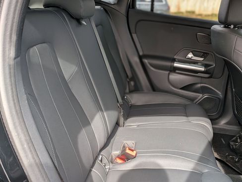 Certified 2025 Mercedes-Benz GLA 250 4MATIC image 32