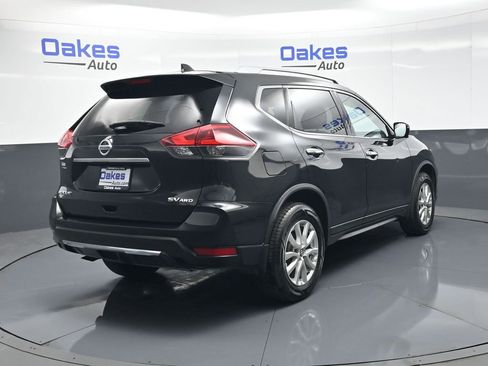 Used 2018 Nissan Rogue SV w/ Premium Package image 8