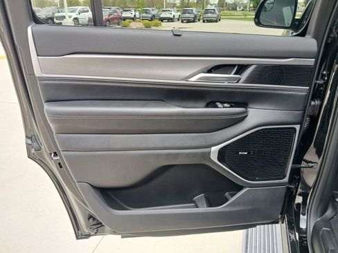 New 2026 Jeep Grand Wagoneer Limited AWD/4WD image 14