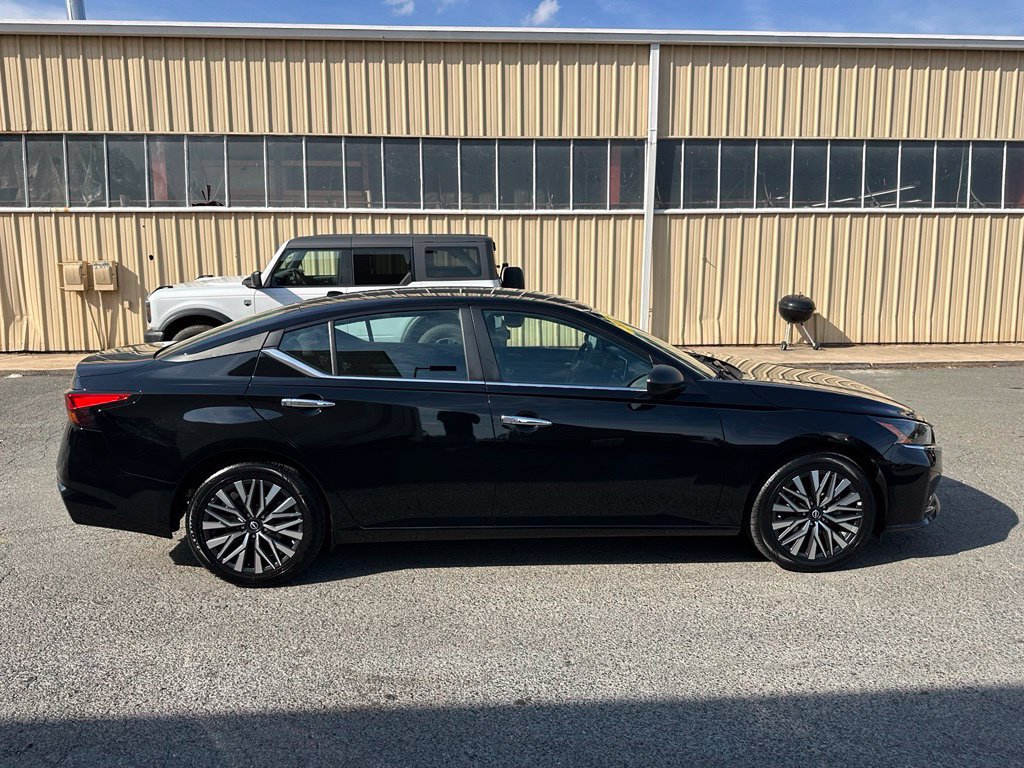 Used 2025 Nissan Altima 2.5 SV FWD image 9