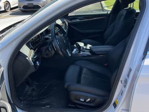 Used 2018 BMW 530i xDrive AWD/4WD image 14