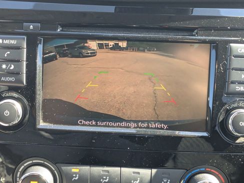 Used 2019 Nissan Rogue S w/ Special Edition Package FWD image 21