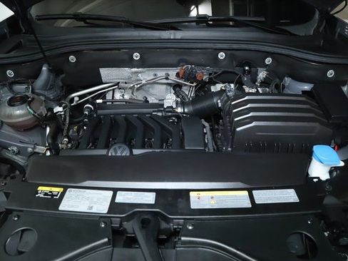 Used 2022 Volkswagen Atlas Cross Sport SE image 37
