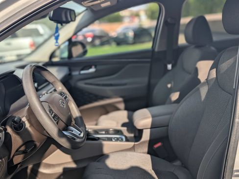 Used 2019 Hyundai Santa Fe SEL FWD image 11