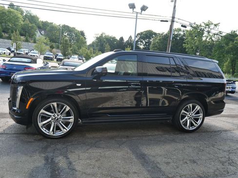 Used 2025 Cadillac Escalade Sport w/ Touring Package AWD/4WD image 7