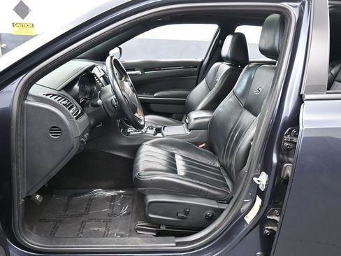 Used 2018 Chrysler 300 S w/ 300S Premium Group RWD image 11