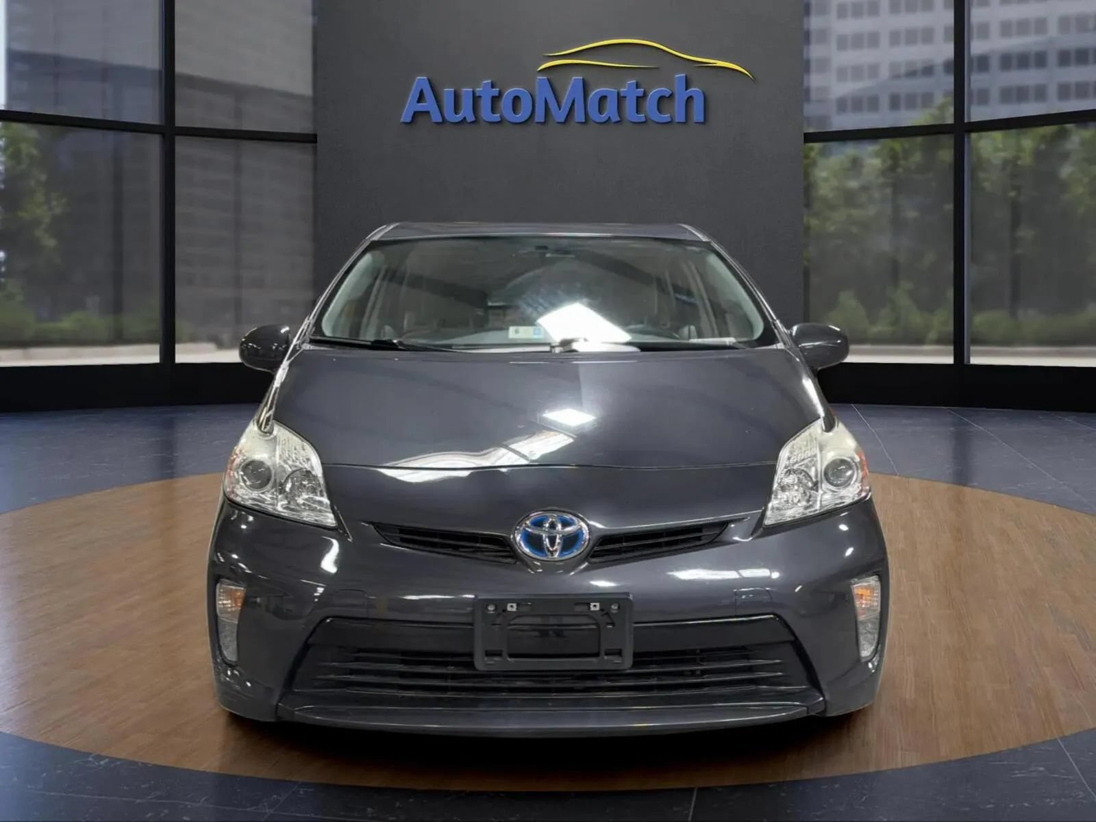 Used 2014 Toyota Prius Two FWD image 2