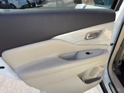 Used 2015 Nissan Murano Platinum w/ Platinum Technology Package AWD/4WD image 12