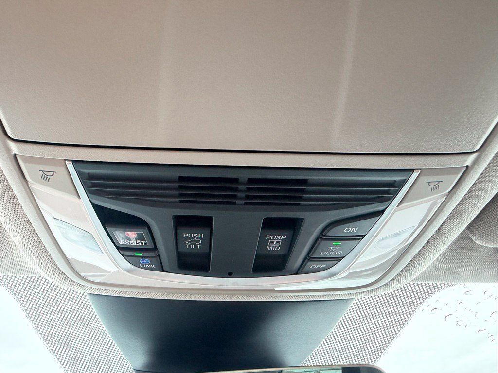Used 2024 Acura MDX w/ Advance Package AWD/4WD image 23