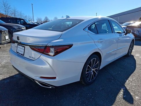Used 2023 Lexus ES 350 w/ Premium Package image 5