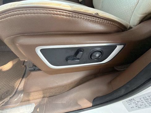 Used 2019 RAM 1500 Laramie AWD/4WD image 13