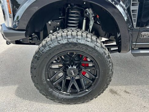 New 2026 Ford F250 Lariat w/ Black Appearance Package image 19