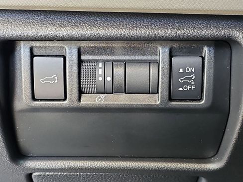 Certified 2025 Subaru Forester Premium AWD/4WD image 30