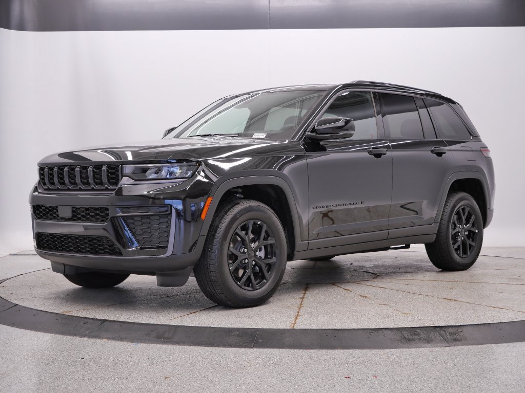 Used 2026 Jeep Grand Cherokee Altitude AWD/4WD 360° Tour