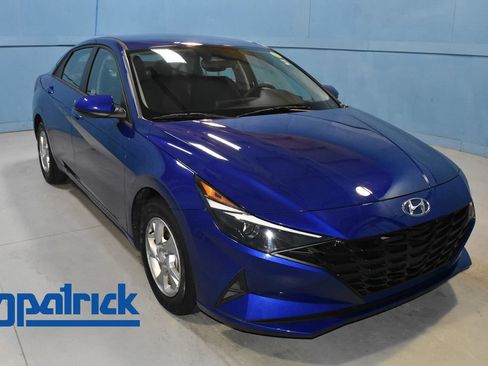 Used 2021 Hyundai Elantra SE w/ Cargo Package FWD image 1