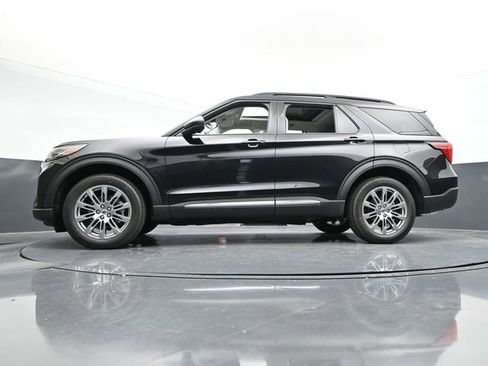 Used 2025 Ford Explorer Active w/ Active Comfort Package image 35