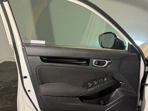 Used 2024 Honda Civic EX image 12