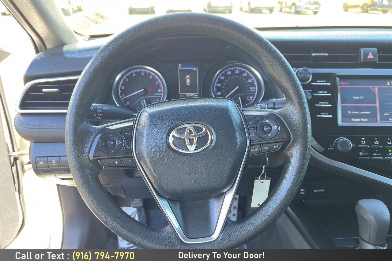 Used 2018 Toyota Camry LE FWD image 23
