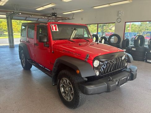 Used 2017 Jeep Wrangler Unlimited Rubicon w/ Cold Weather Group AWD/4WD image 1