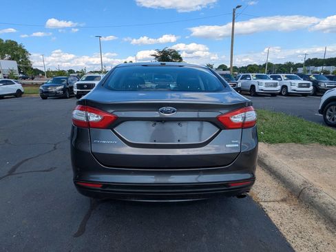 Used 2016 Ford Fusion SE w/ Equipment Group 202A FWD image 6