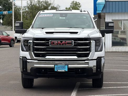 New 2026 GMC Sierra 2500 SLE w/ SLE Value Package; AWD/4WD image 6