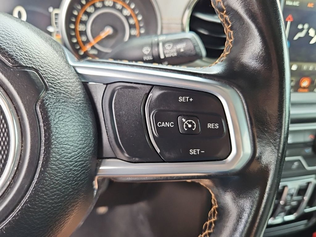 Used 2021 Jeep Gladiator Overland AWD/4WD image 12