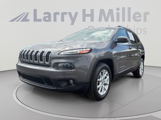 Used 2018 Jeep Cherokee Latitude Plus w/ Cold Weather Group AWD/4WD video 1