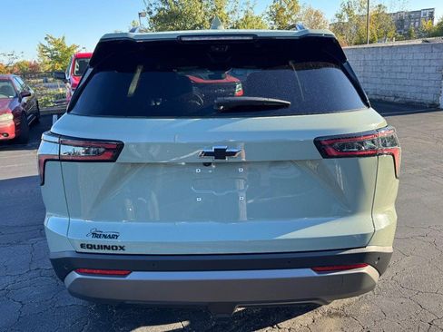 New 2026 Chevrolet Equinox LT w/ Convenience Package II FWD image 4