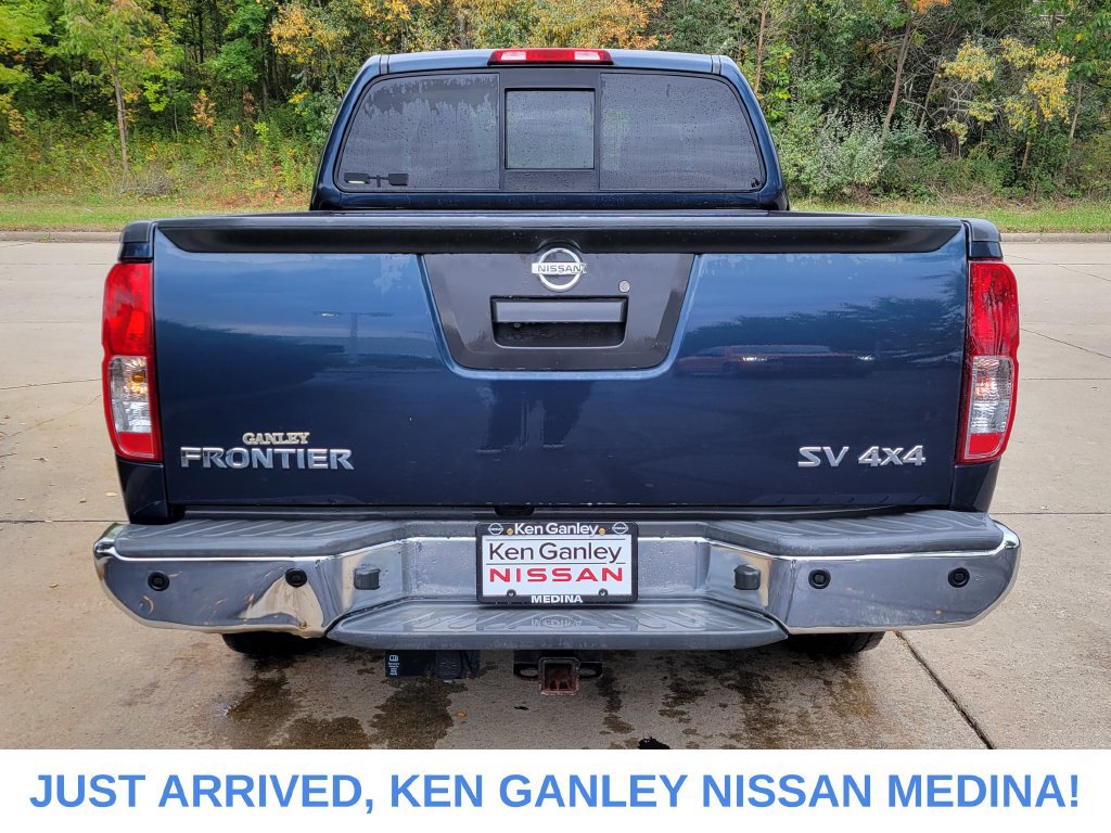 Used 2016 Nissan Frontier SV w/ SV Value Truck Package AWD/4WD image 4