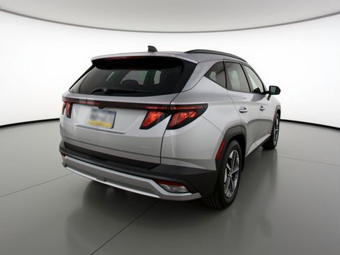 Used 2025 Hyundai Tucson SEL FWD image 9