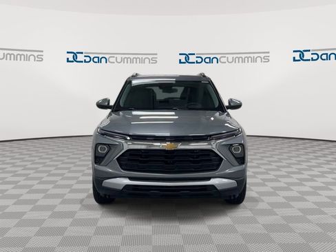 Used 2024 Chevrolet TrailBlazer LT w/ Driver Confidence Package FWD image 3
