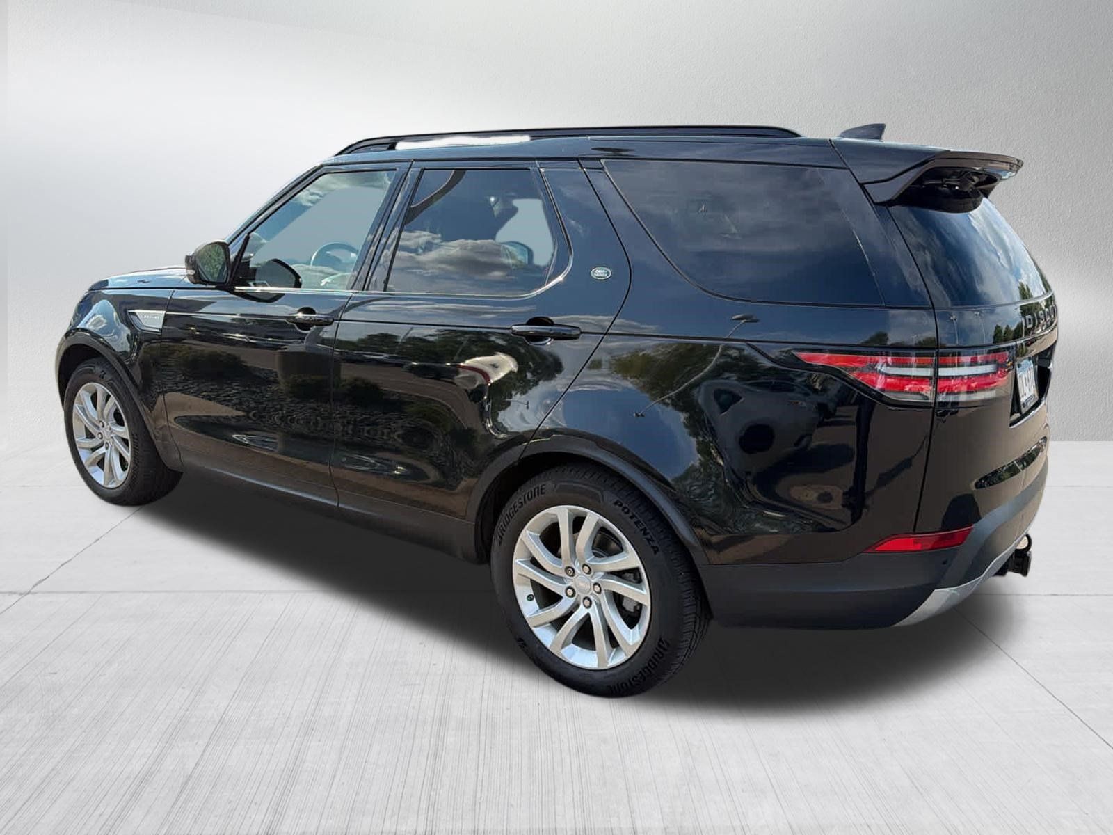 Used 2018 Land Rover Discovery HSE AWD/4WD image 7