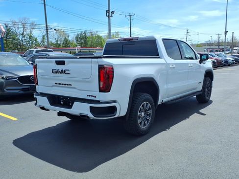 Used 2024 GMC Sierra 1500 AT4 w/ Technology Package AWD/4WD image 5