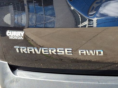 Used 2022 Chevrolet Traverse LT image 37