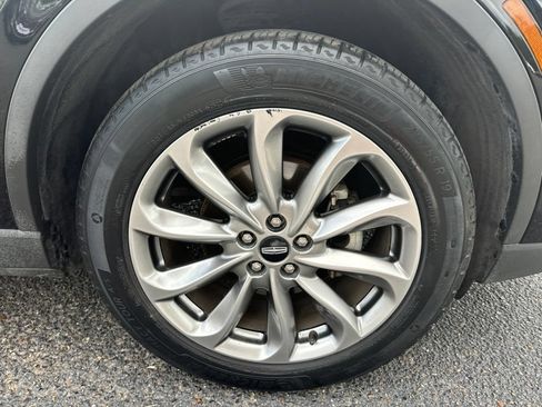 Used 2022 Lincoln Corsair FWD w/ Premium Package image 8