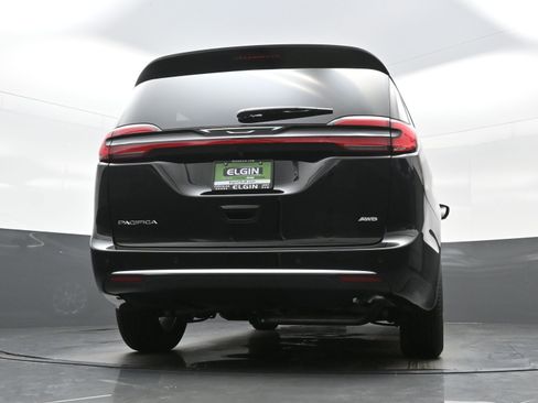 New 2027 Chrysler Pacifica Select AWD/4WD image 15