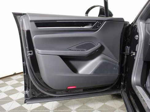 Certified 2025 Porsche Macan 4 Electric image 14